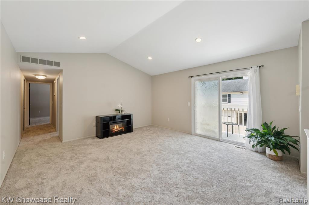 7783 Lake Ridge Drive, Waterford, MI 48327 — Photo 5