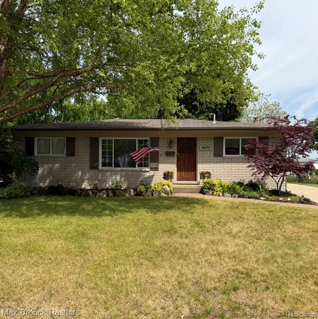 44252 FELSTONE Drive, Sterling Heights, MI 48313 — front exterior