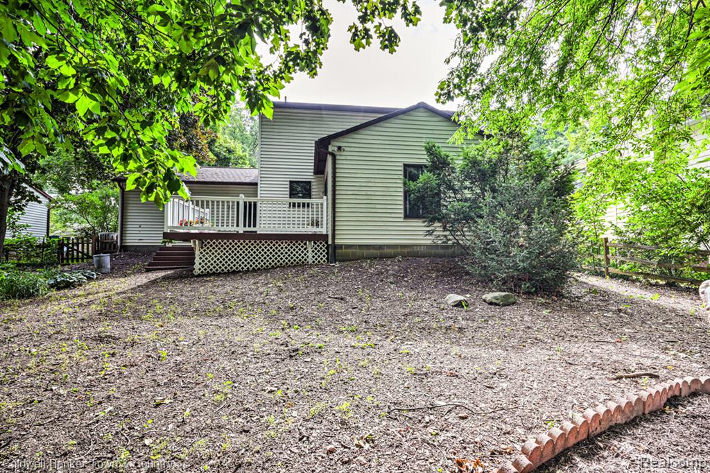 978 Oak Ridge Circle, Brighton, MI 48116 — Photo 42