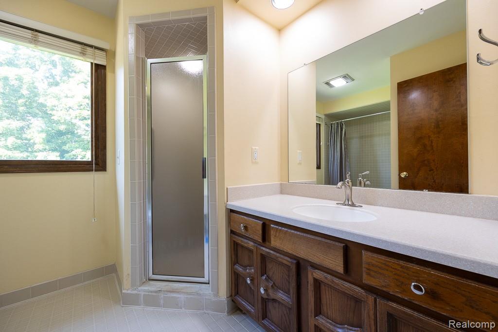 6275 Fairbrook Court, West Bloomfield, MI — Photo 44