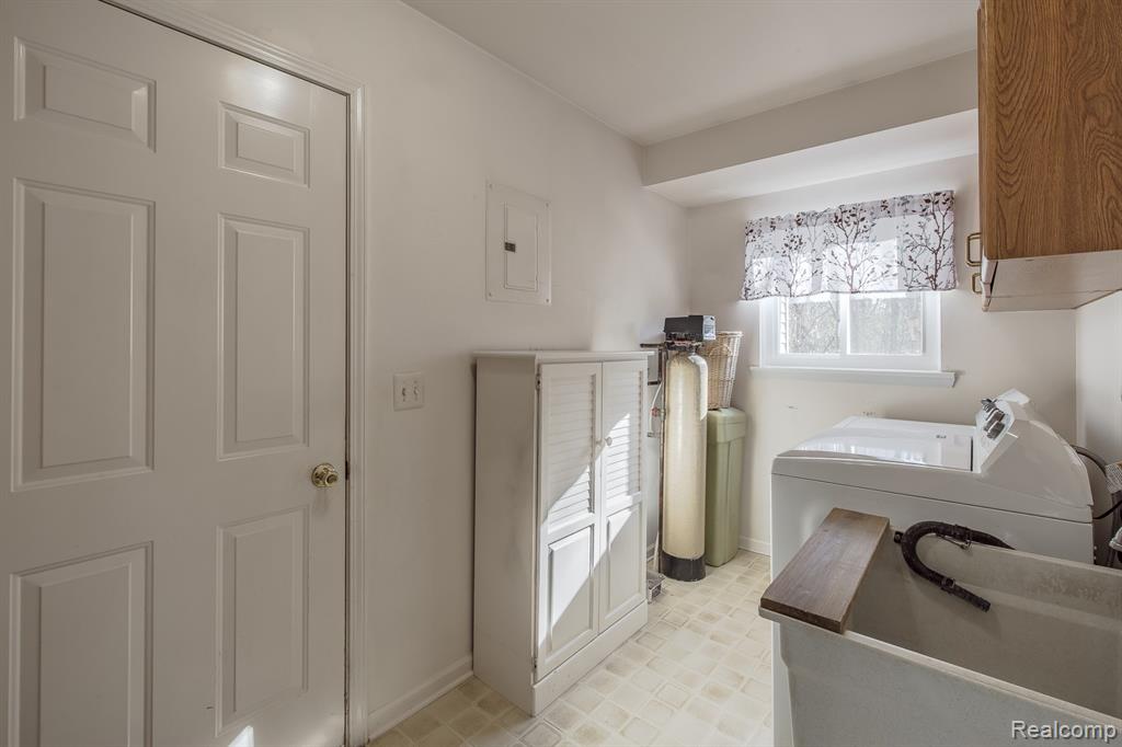 4771 Fiddle Avenue, Waterford, MI 48328 — Photo 15