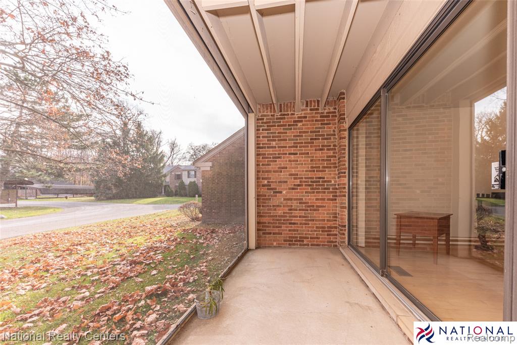 29705 Pine Ridge Circle, 35, Farmington Hills, MI 48331 — Photo 12