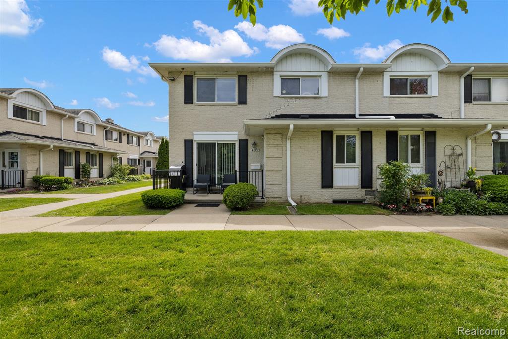 41951 UTICA Road, Sterling Heights, MI 48313 — Photo 3