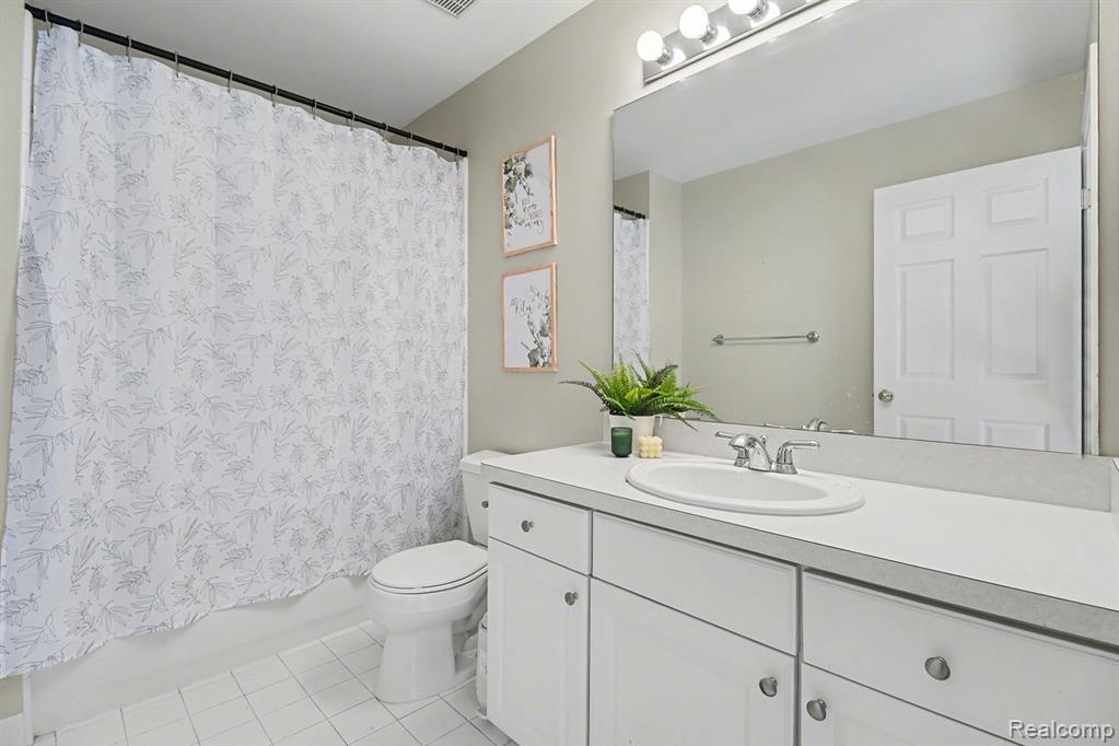 41240 Clermont Avenue, Novi, MI — Photo 44
