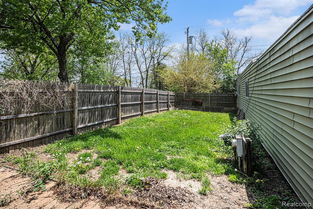 4317 N HILL Drive, Holly, MI 48442 — Photo 14