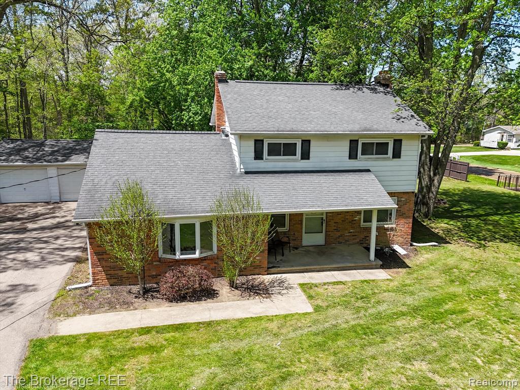 293 Hickory Place Drive, Columbiaville, MI 48421 — Photo 8