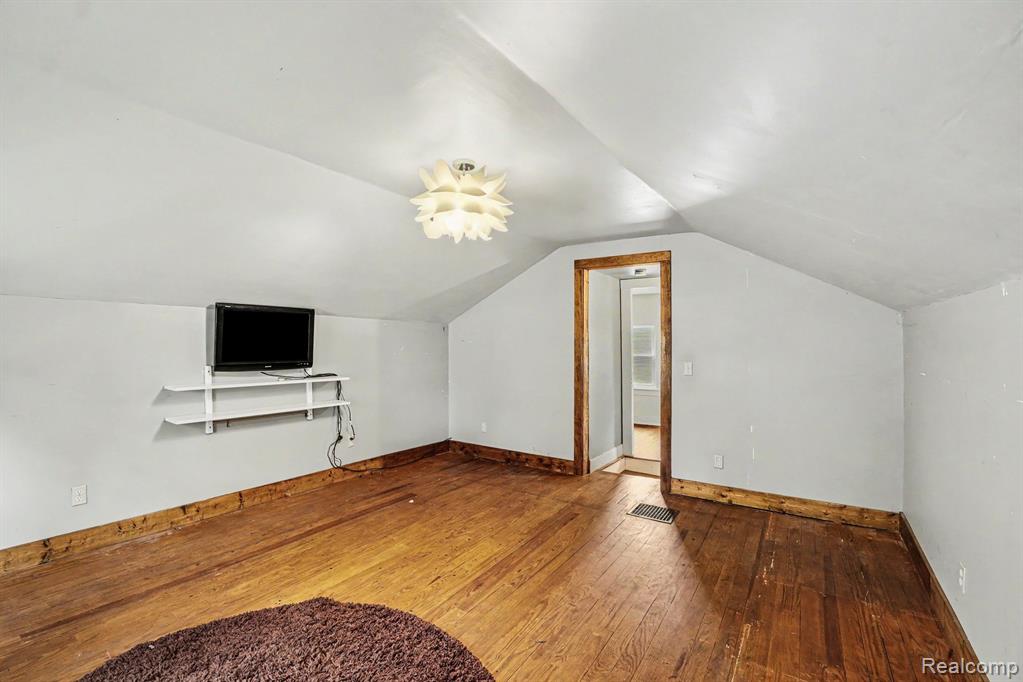 302 Hadley Street, Holly, MI 48442 — Photo 15
