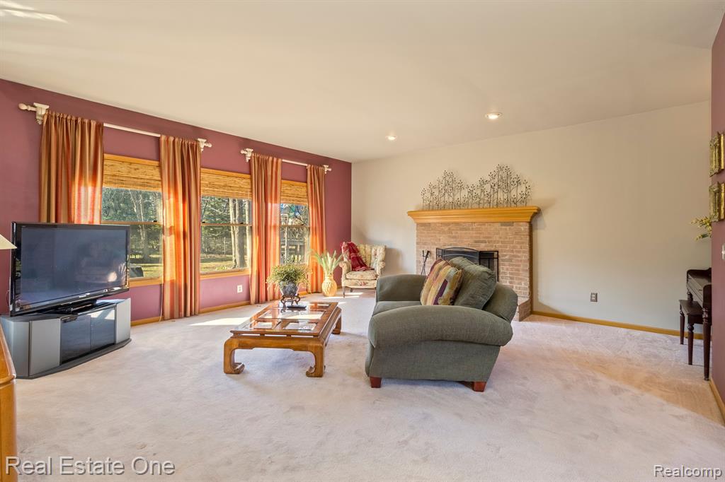 43581 NAVES Court, Clinton Twp, MI 48038 — Photo 22