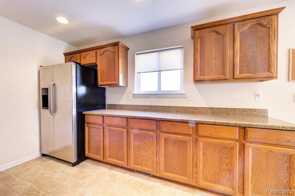 1146 ANDOVER Circle, Commerce Twp, MI 48390 — Photo 13