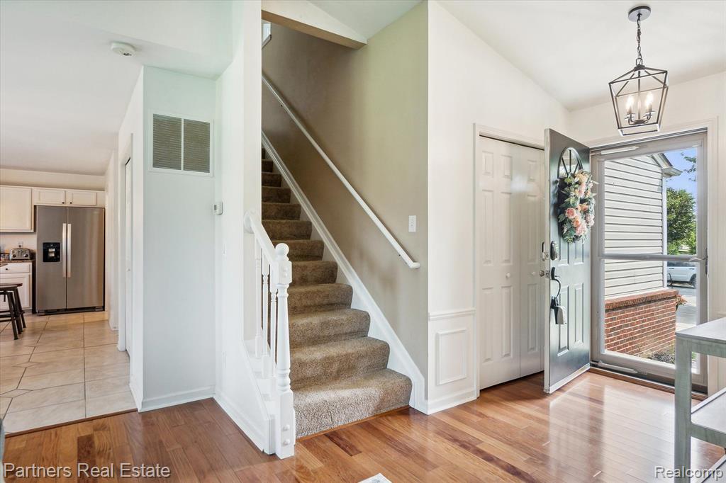 9955 W Avondale Circle, Ypsilanti, MI 48198 — Photo 8