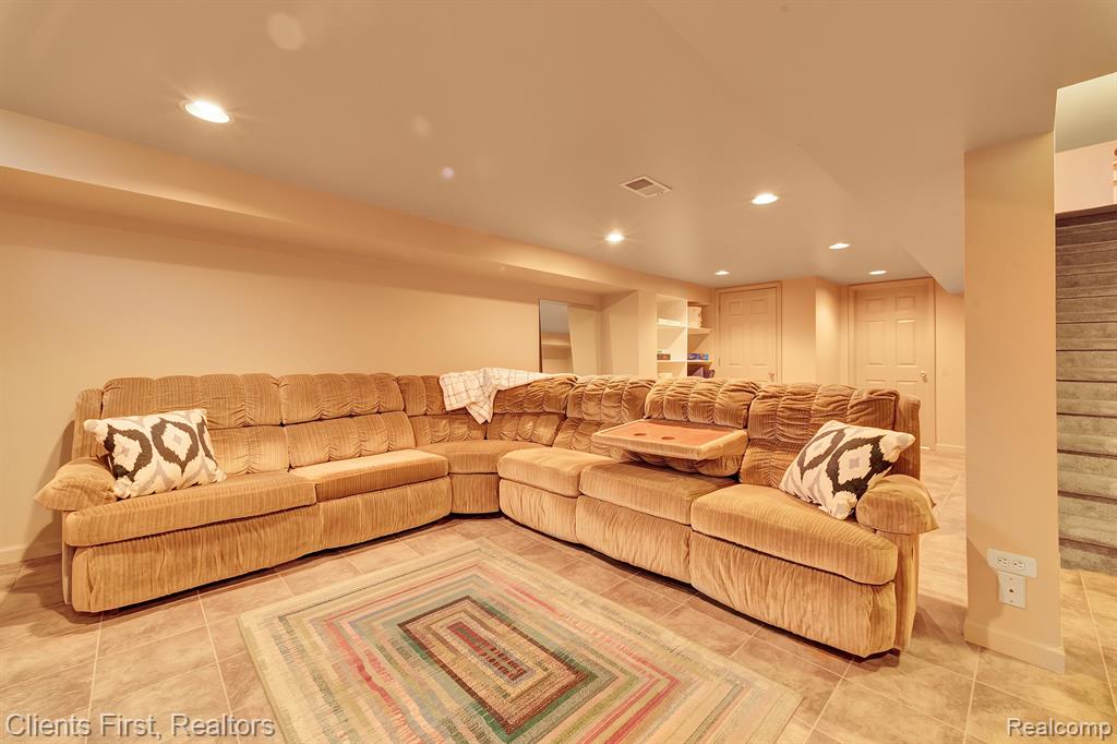 46657 GUNNERY Drive, Canton, MI 48187 — Photo 36