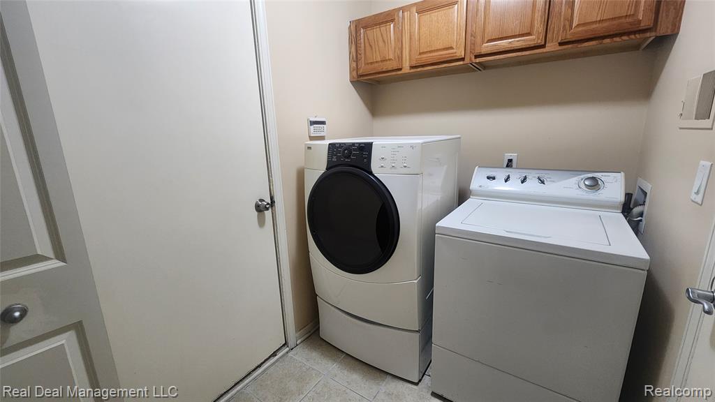 6146 Lone Oak Circle, Grand Blanc, MI 48439 — Photo 8