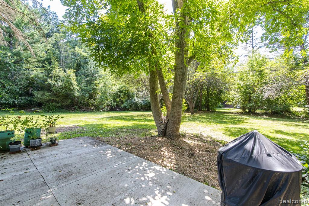 4154 Knollwood Drive, Grand Blanc, MI 48439 — Photo 45