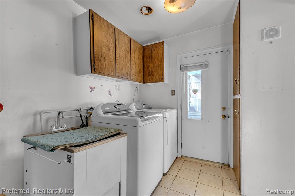 7302 Nightingale Street, Dearborn Heights, MI 48127 — Photo 10