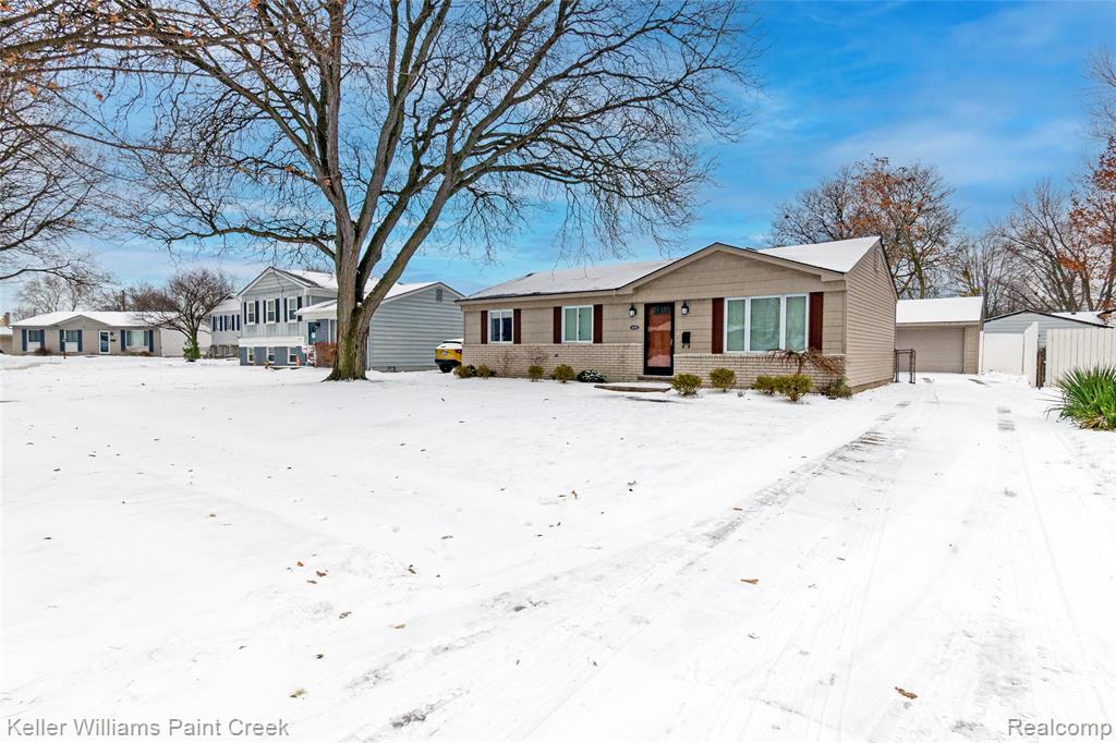 44205 Felstone Drive, Sterling Heights, MI 48313 — Photo 2