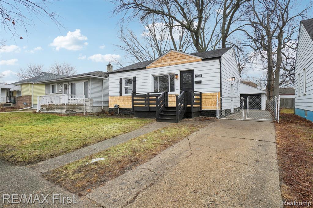 23818 Tawas Avenue, Hazel Park, MI 48030 — Photo 2