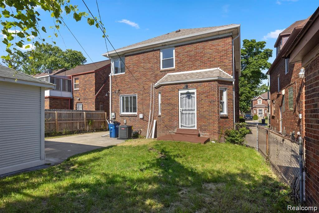 18050 WISCONSIN Street, Detroit, MI 48221 — Photo 26