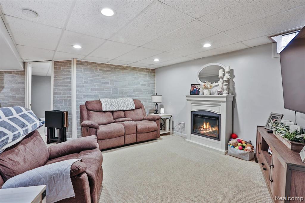 7140 Luana Avenue, Allen Park, MI 48101 — Photo 14
