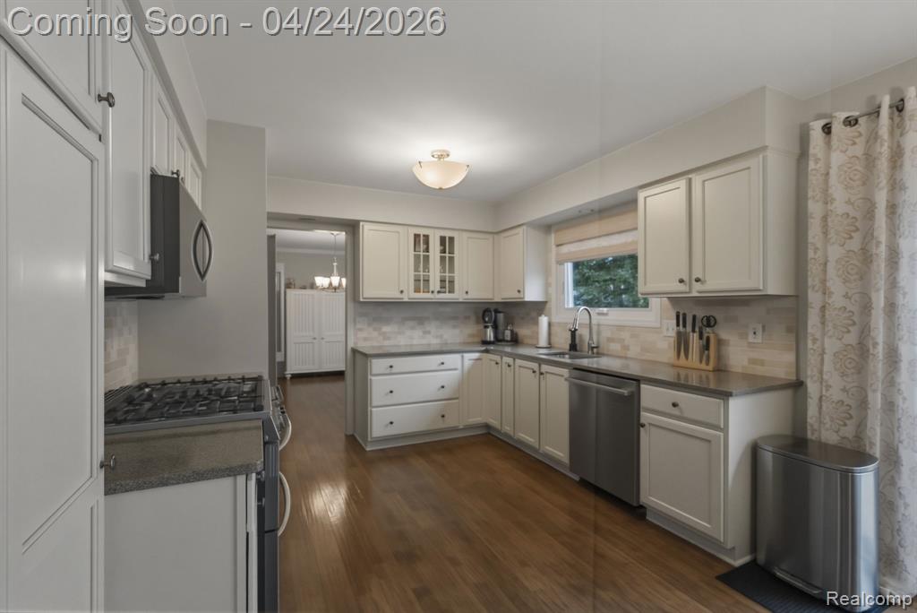 8750 Williamsport Drive, White Lake, MI — Photo 10