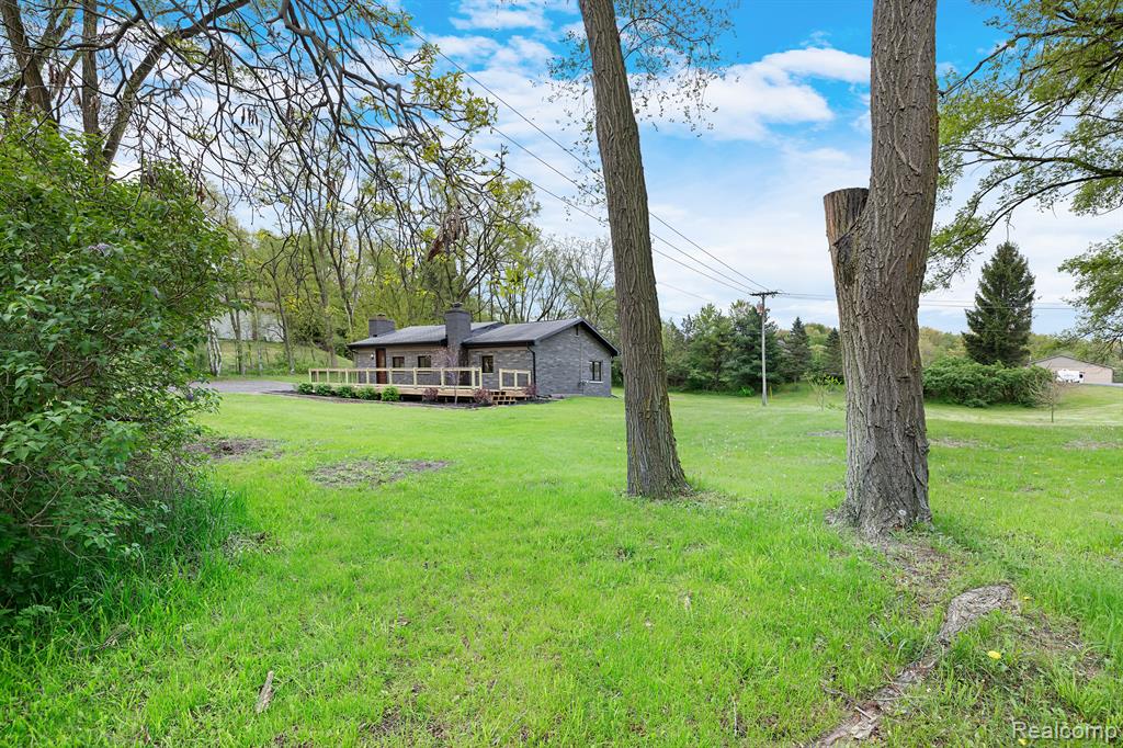 8760 HYNE Road, Brighton, MI 48114 — Photo 23