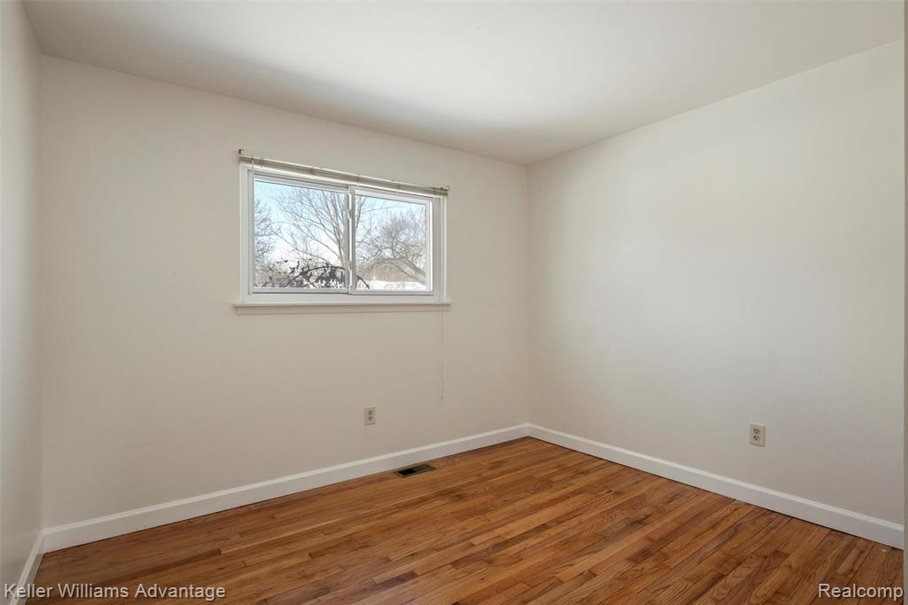 26529 Willow Cove, Woodhaven, MI 48183 — Photo 10