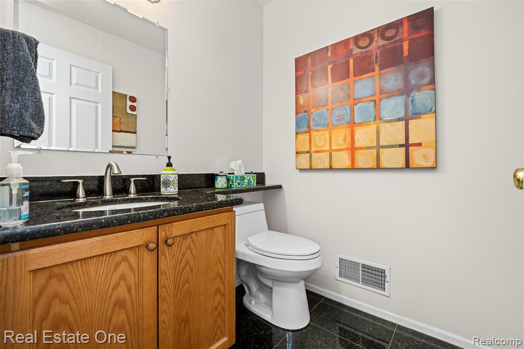 344 N Lake Angelus Road, Auburn Hills, MI 48326 — Photo 29