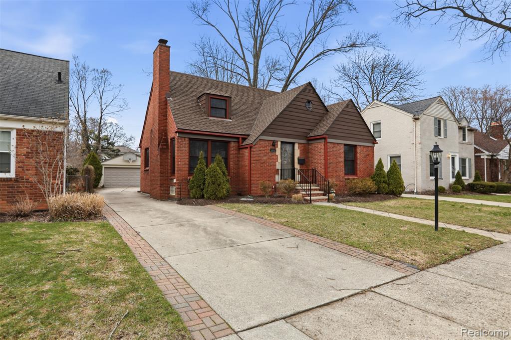 10814 Elgin Avenue, Huntington Woods, MI — Photo 2