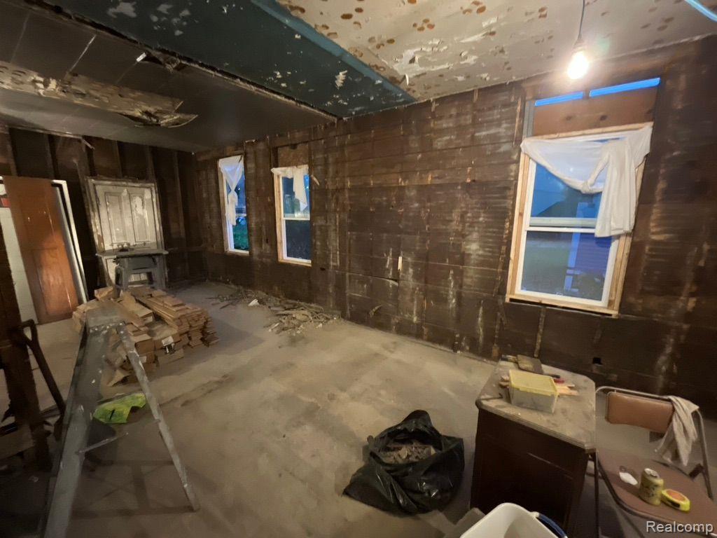 2642 E WILLIS Street, Detroit, MI 48207 — Photo 6