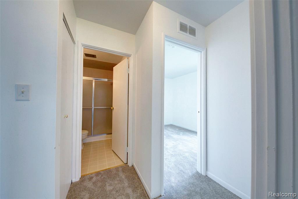39887 Village Wood Lane, Novi, MI — Photo 21