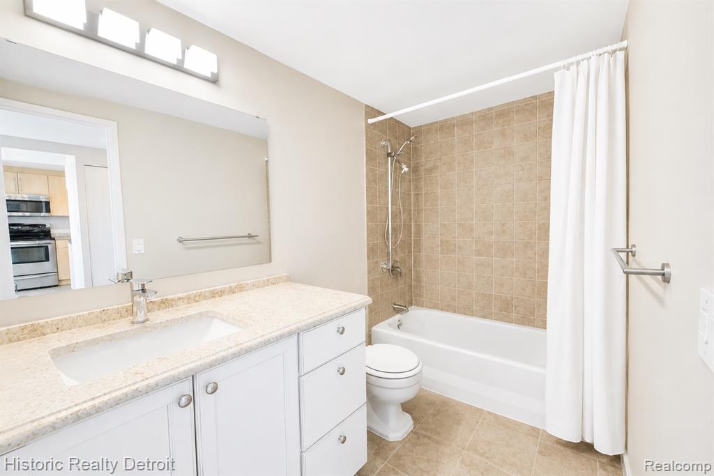 1300 E Lafayette, 905, Detroit, MI 48207 — Photo 9