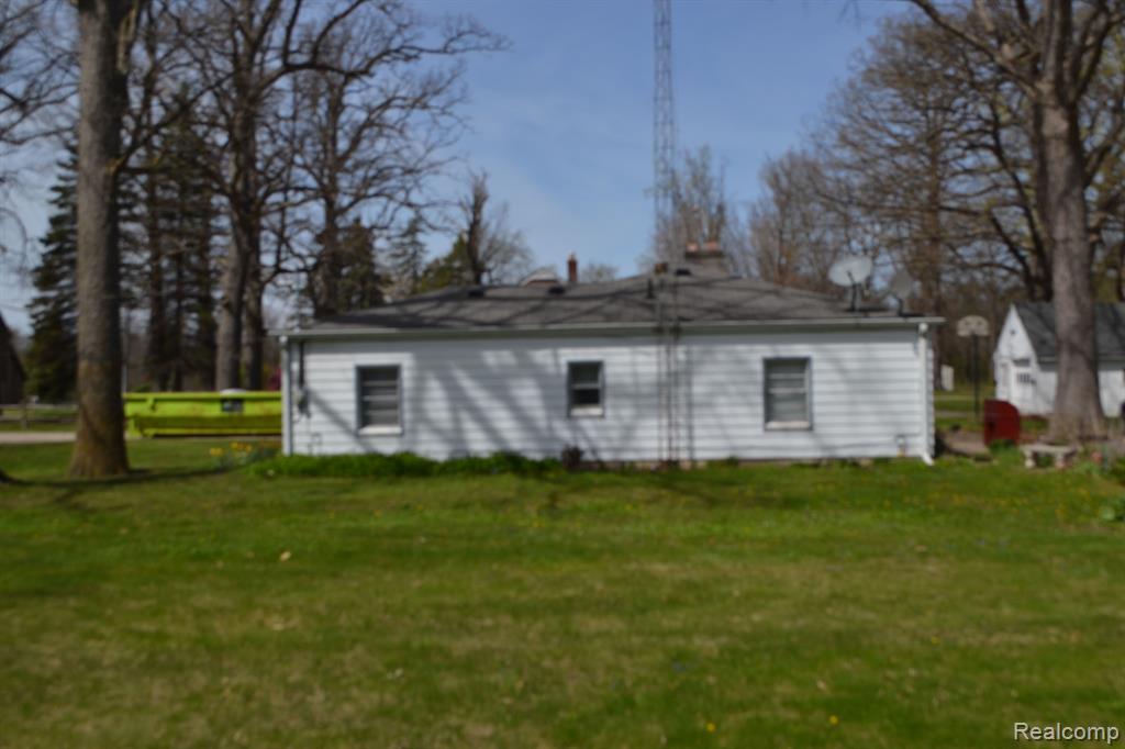 4427 Fenton Road, Burton, MI 48529 — Photo 4