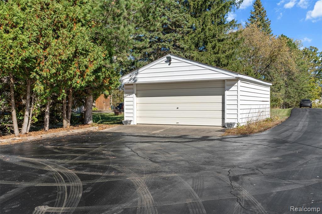 6125 Mabley Hill Road, Fenton, MI 48430 — Photo 11
