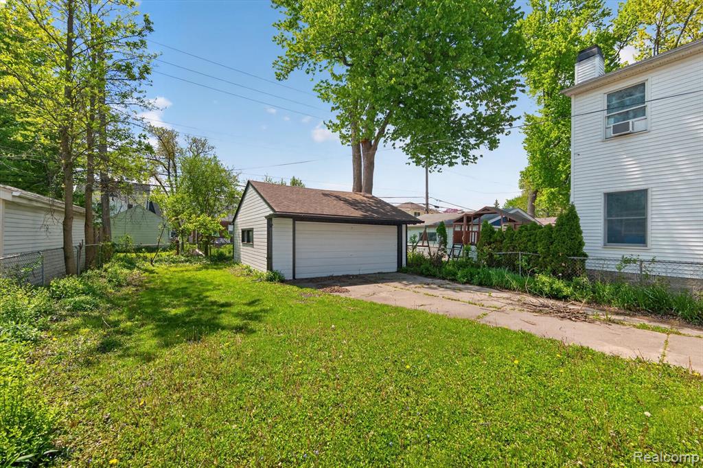 1781 Brys Drive, Grosse Pointe Woods, MI 48236 — Photo 33