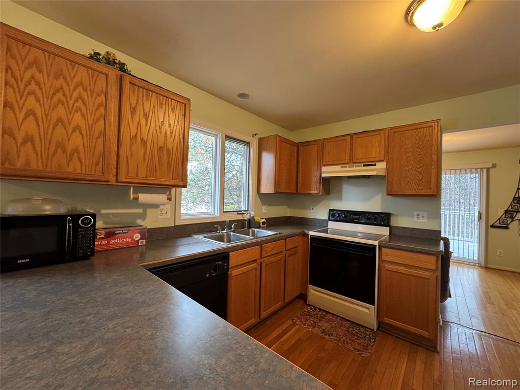 40342 Riverbend Drive, Sterling Heights, MI 48310 — Photo 8