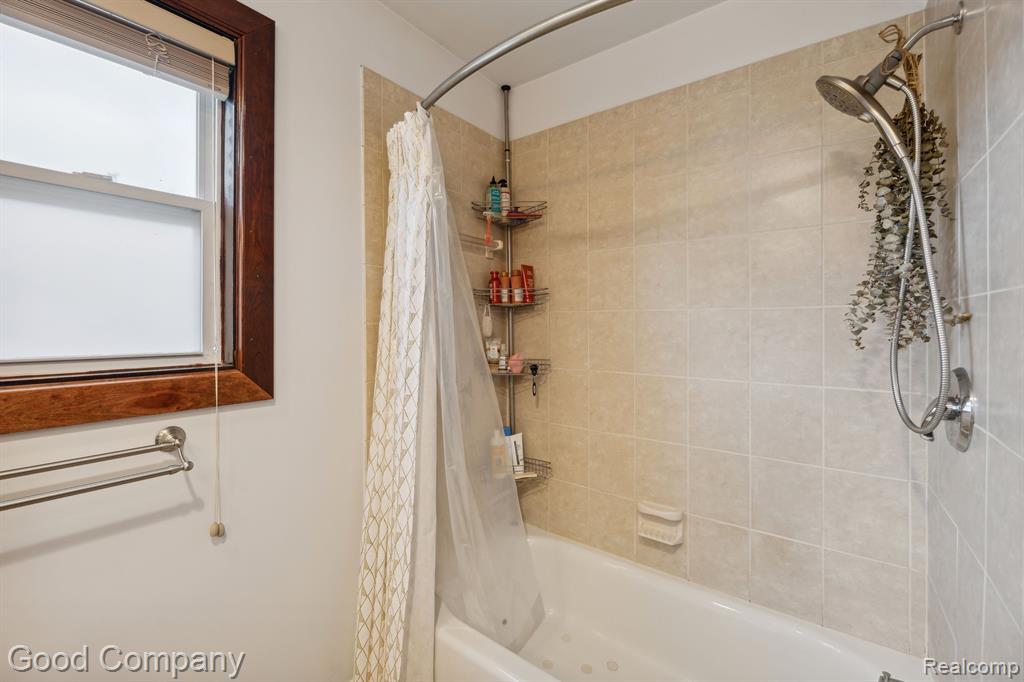 964 W LEWISTON Avenue, Ferndale, MI 48220 — Photo 31