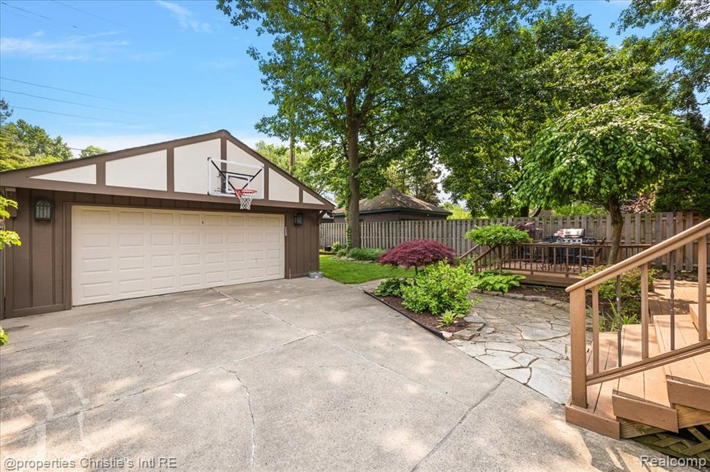 676 Washington Road, Grosse Pointe, MI 48230 — Photo 38