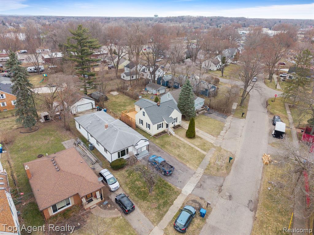 3986 BEECHGROVE Drive, Waterford, MI 48328 — Photo 33