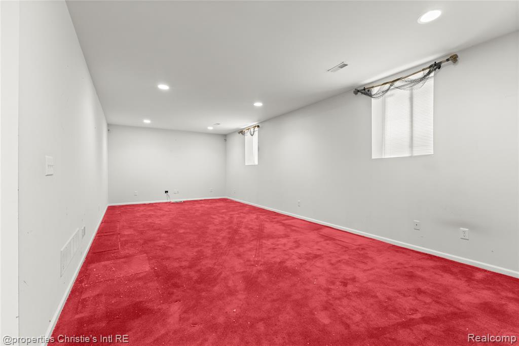 6166 Natures Cove, Grand Blanc, MI 48439 — Photo 33