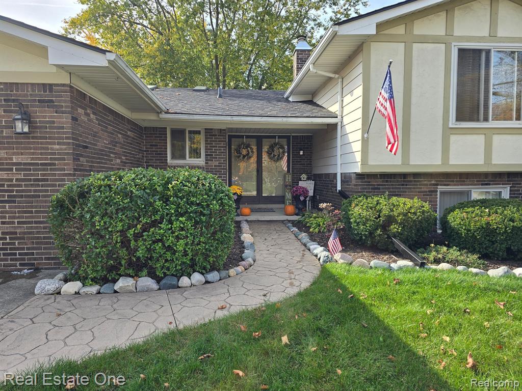6929 CHADWICK Drive, Canton, MI 48187 — Photo 2