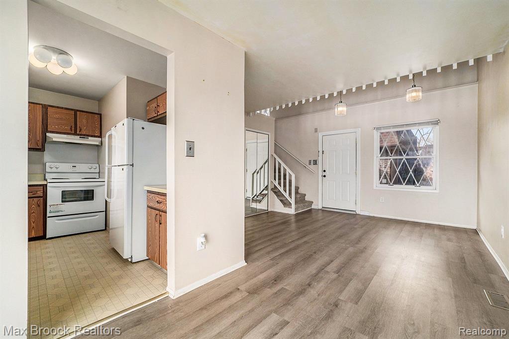 5005 CROOKS Road, 38, Royal Oak, MI 48073 — Photo 6
