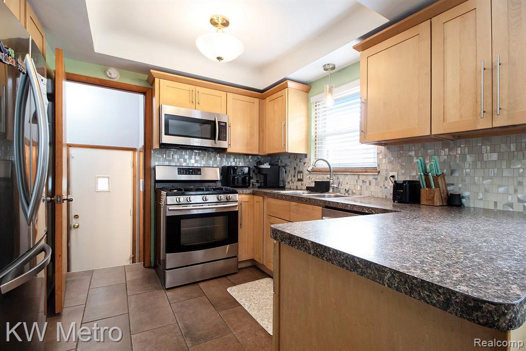 9168 Rockland, Redford, MI 48239 — Photo 6