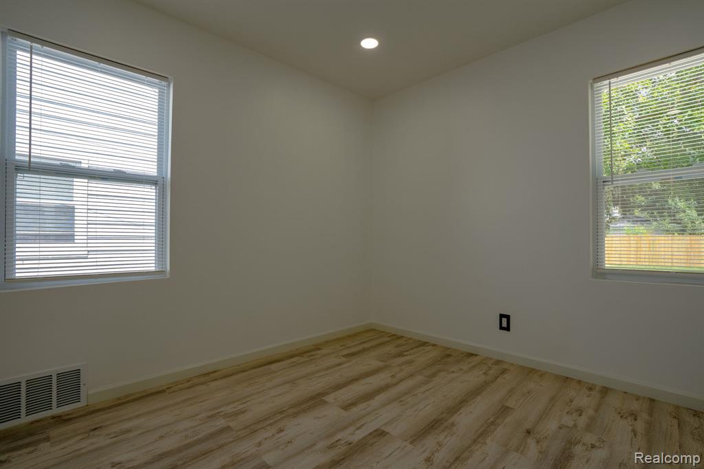 8068 Patton Street, Detroit, MI 48228 — Photo 18