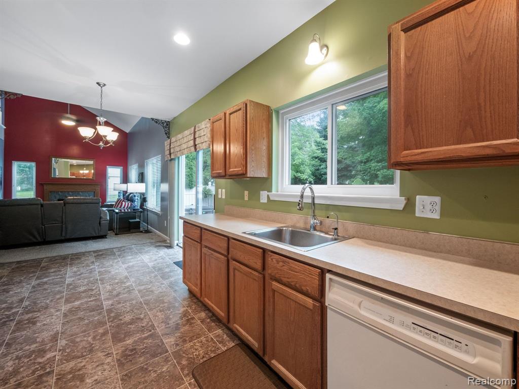 3287 POND RIDGE Drive, Holly, MI 48442 — Photo 14