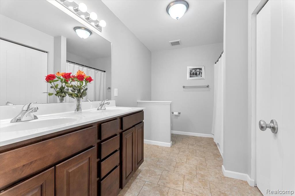 9357 Neumann Circle, Ypsilanti, MI 48197 — Photo 15