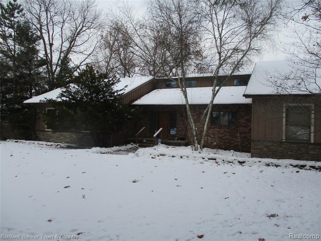9102 Lake Crest Drive, Whitmore Lake, MI 48189 — Photo 2