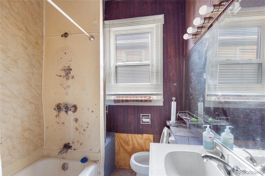 5049 Pennsylvania Street, Detroit, MI 48213 — Photo 15