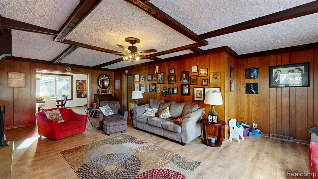 206 Wellington Crescent, Mount Clemens, MI 48043 — Photo 26