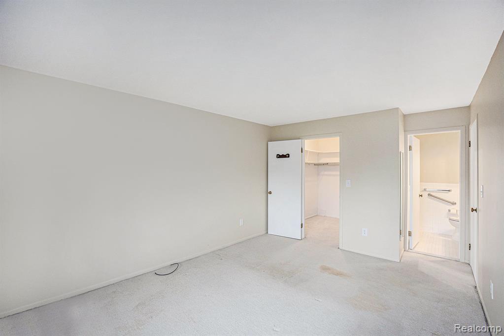 406 RIVIERA Drive, Saint Clair Shores, MI 48080 — Photo 14