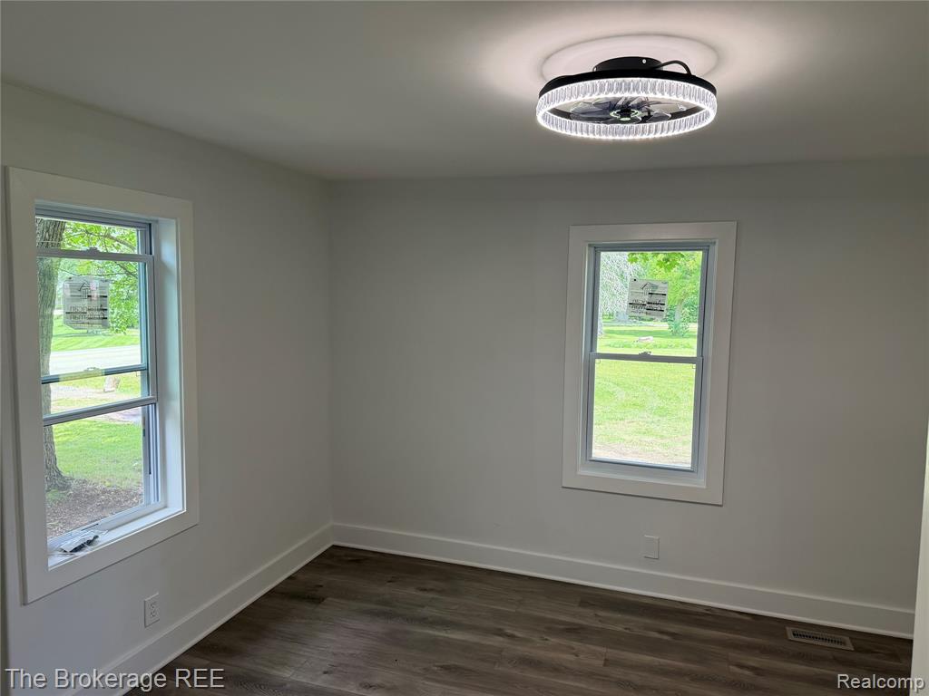 4249 Calkins Road, Flint, MI 48532 — Photo 12