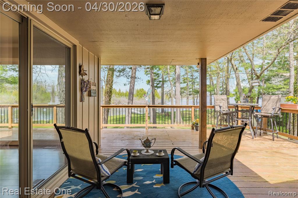 2748 Armstrong Drive, Lake Orion, MI — Photo 11